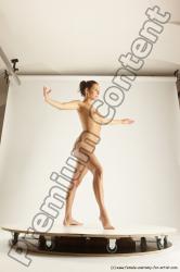 Standing reference poses of Della